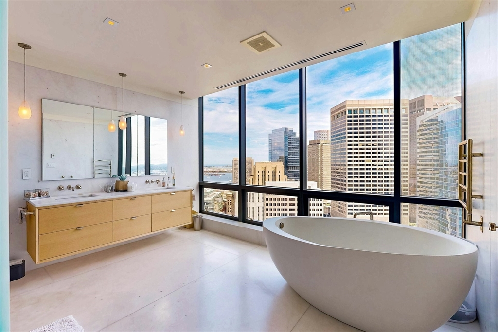 45 Province St Unit: PH2B