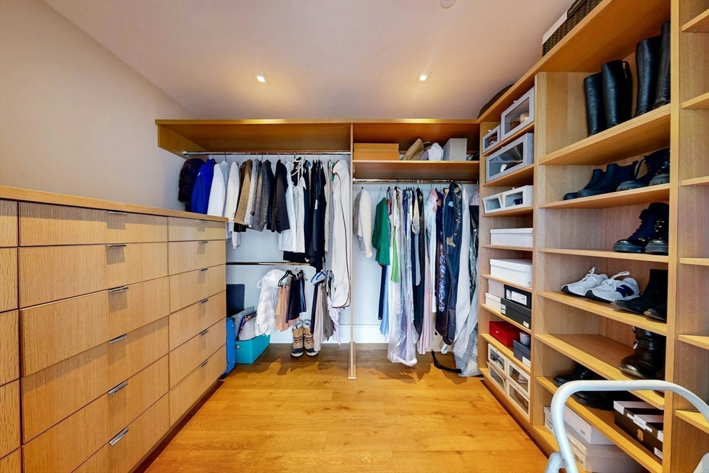 45 Province St Unit: PH2B