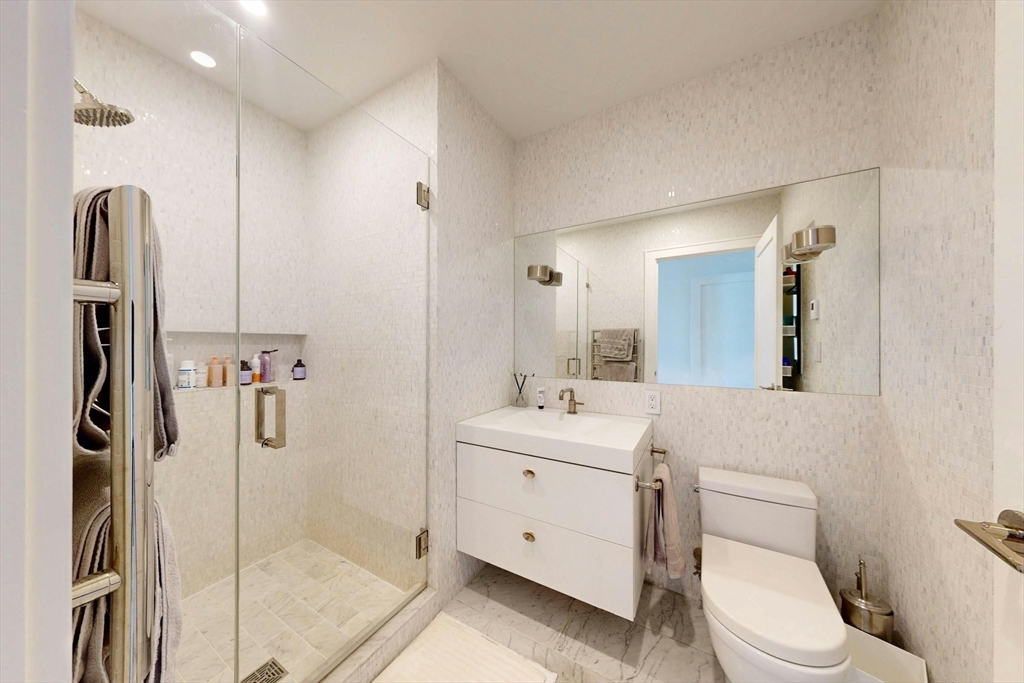 45 Province St Unit: PH2B