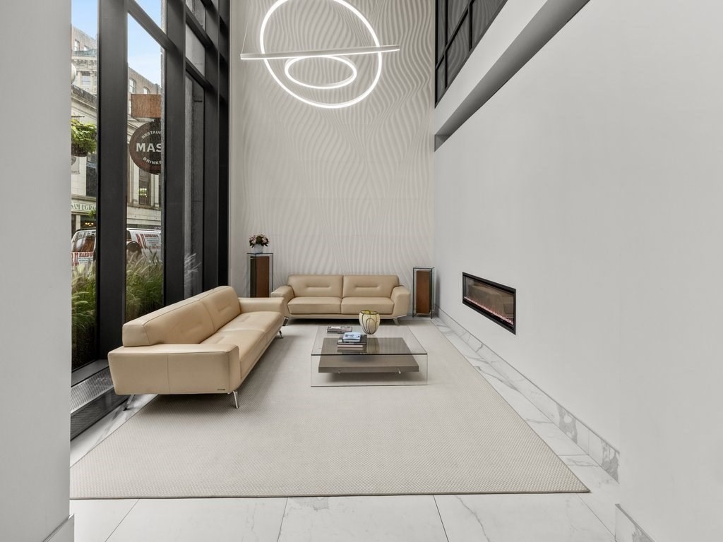 45 Province St Unit: PH2B