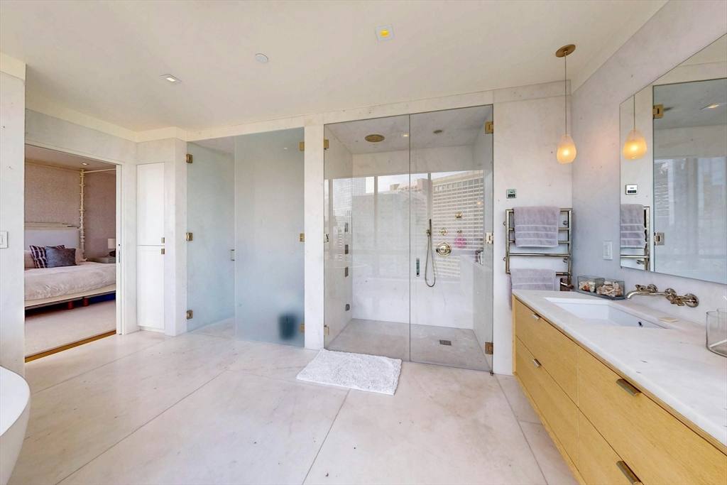 45 Province St Unit: PH2B