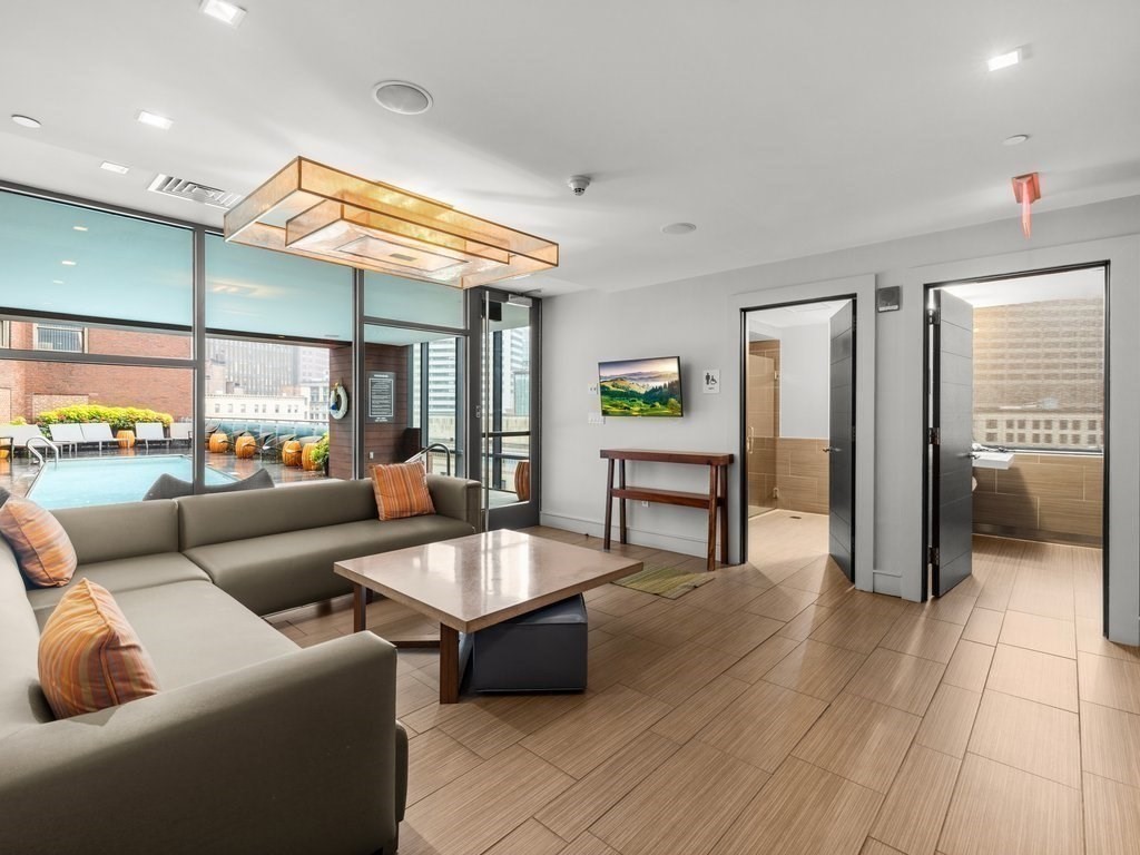 45 Province St Unit: PH2B