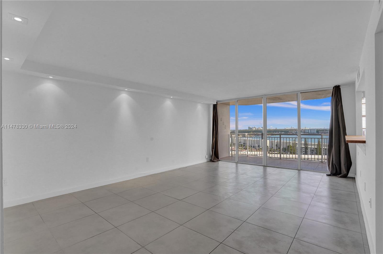 18011 Biscayne Blvd Unit: 1601