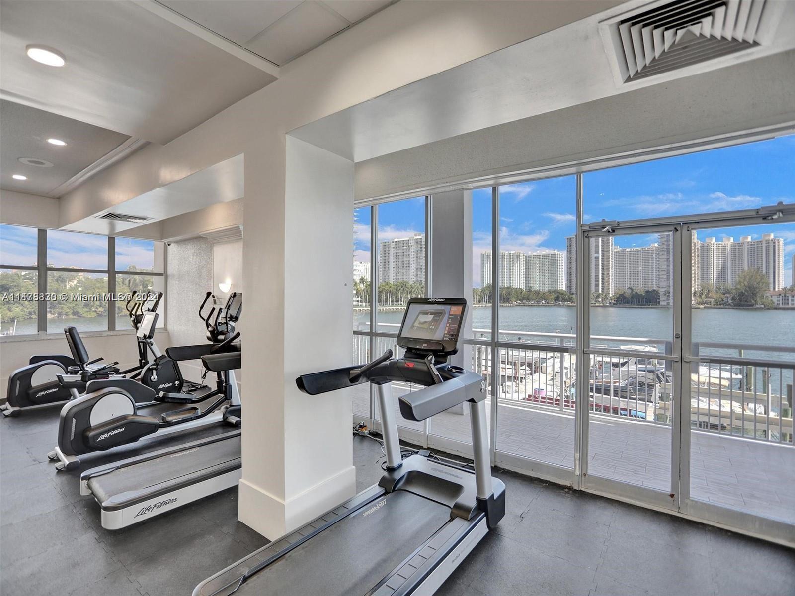 18011 Biscayne Blvd Unit: 1601