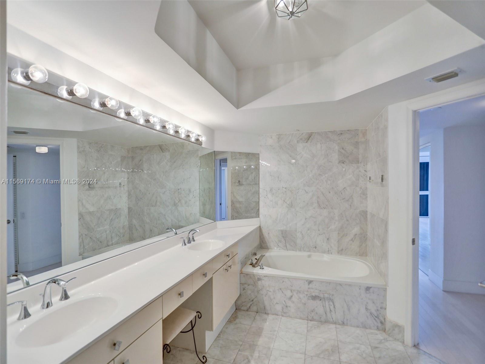 3640 Yacht Club Dr APT 606