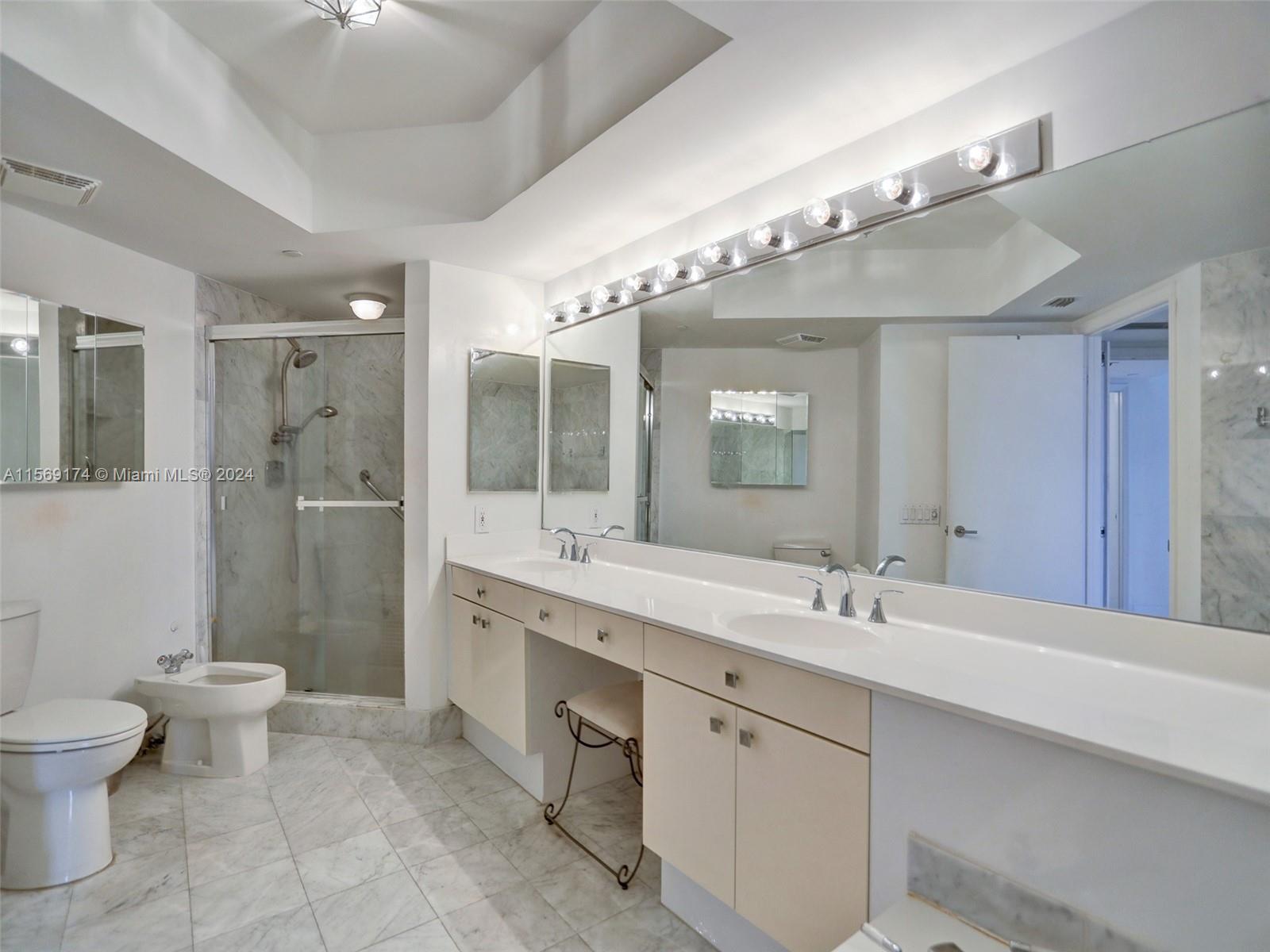 3640 Yacht Club Dr APT 606