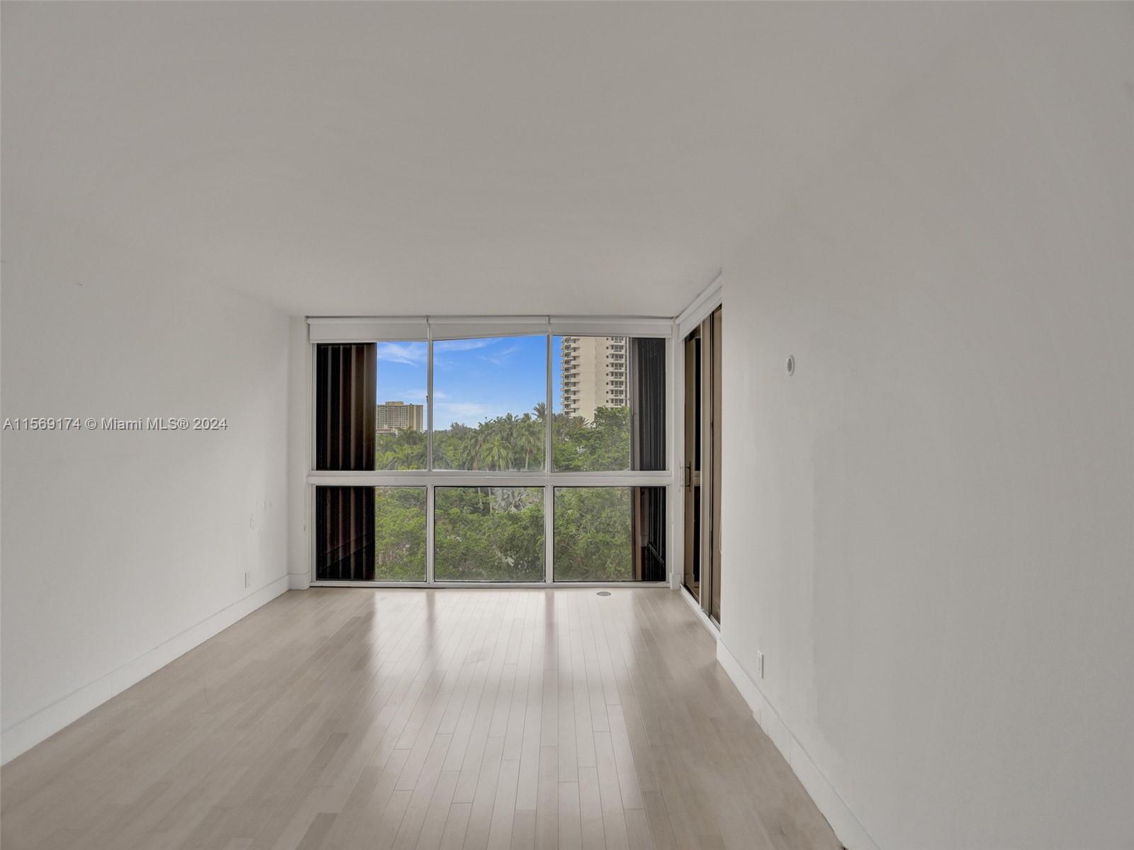 3640 Yacht Club Dr APT 606