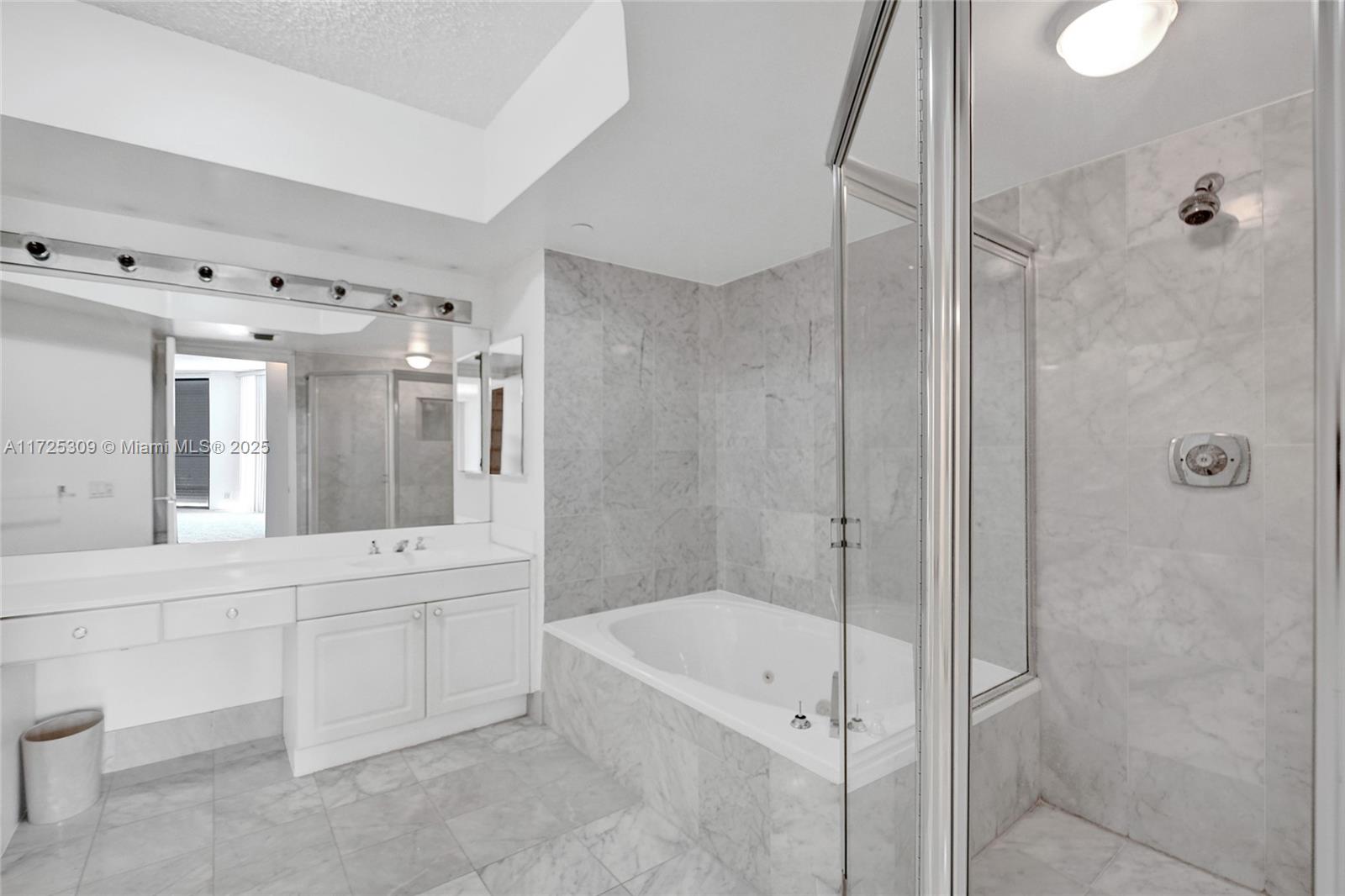 3640 Yacht Club Dr # 1508