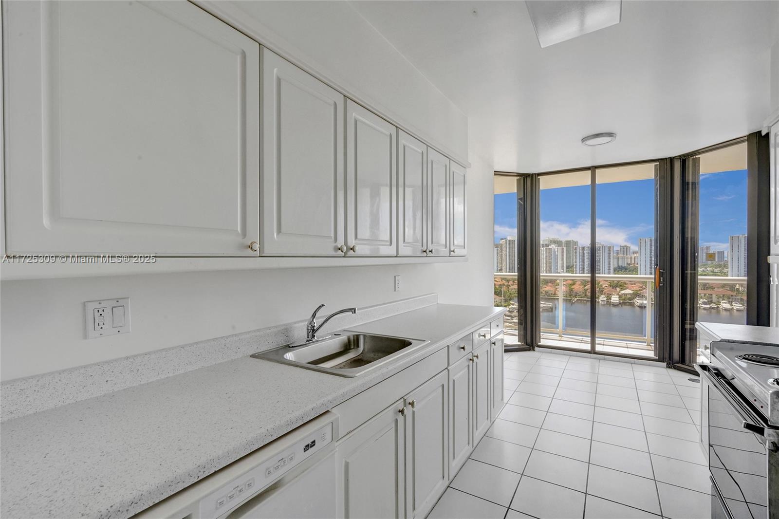 3640 Yacht Club Dr # 1508