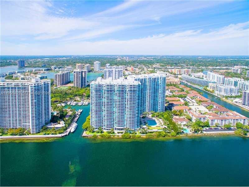 3201 NE 183rd St # 2305