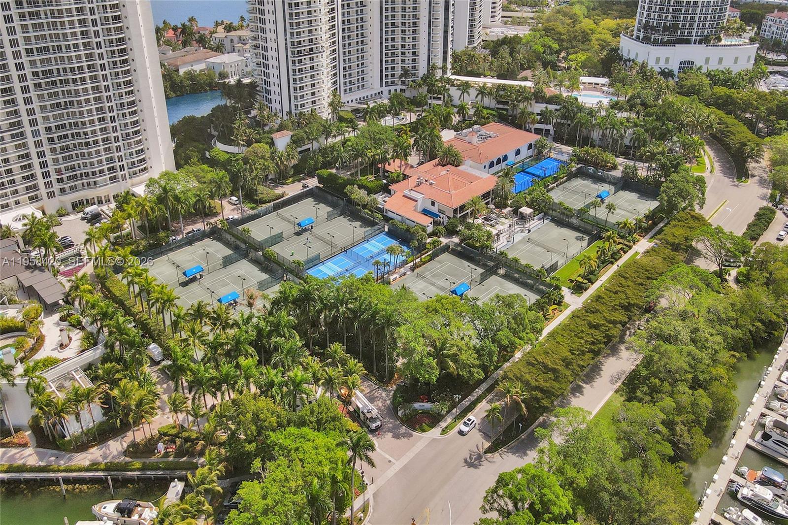 3201 NE 183rd St # 2305