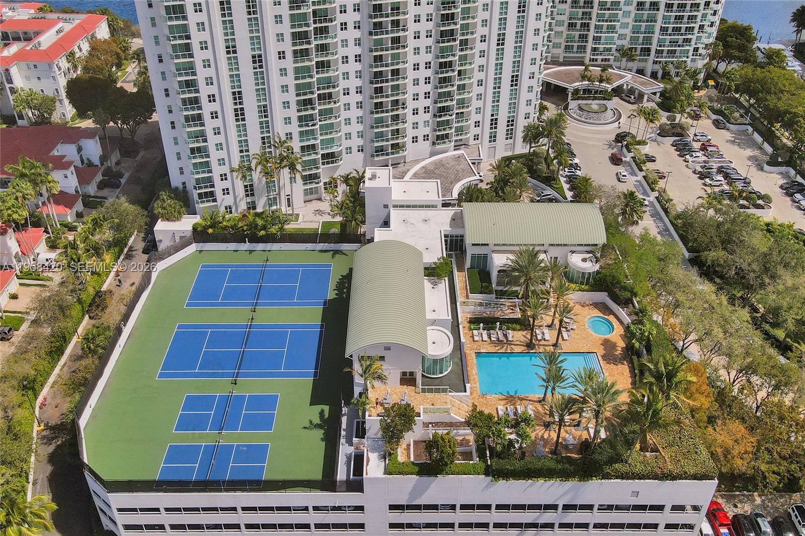 3201 NE 183rd St # 2305