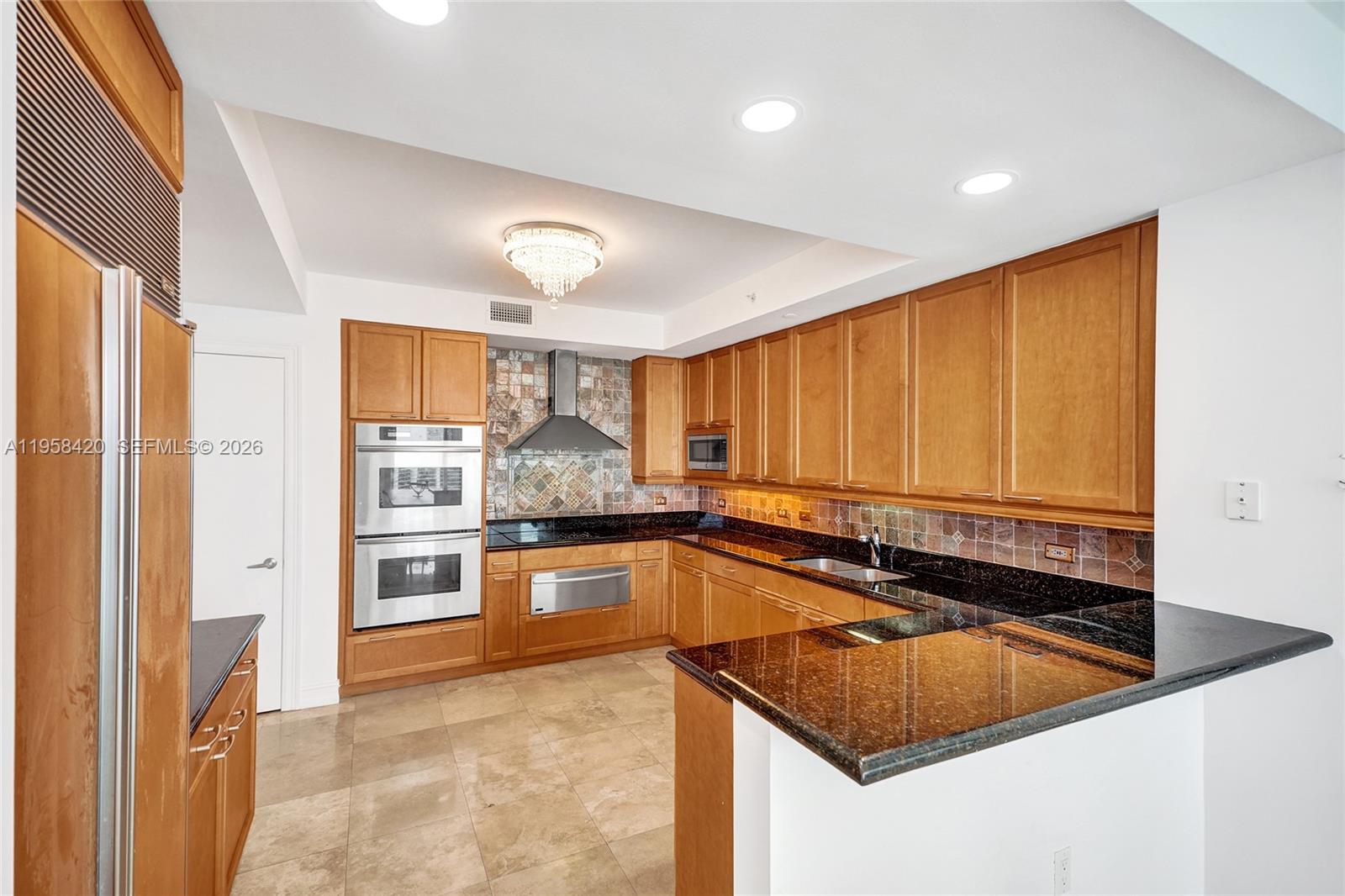 3201 NE 183rd St # 2305