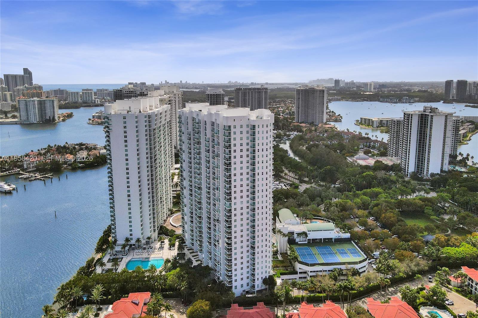 3201 NE 183rd St # 2305