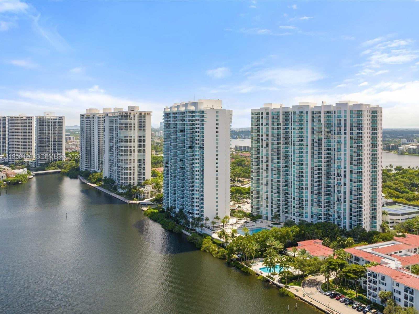 3201 NE 183rd St # 2305