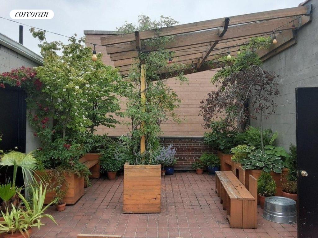 713 E 9TH Street 4A