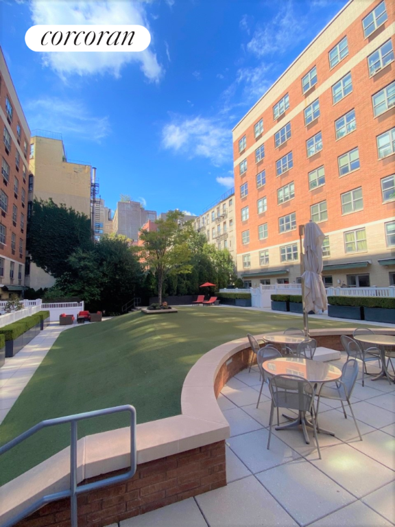 516 W 47TH Street N7E