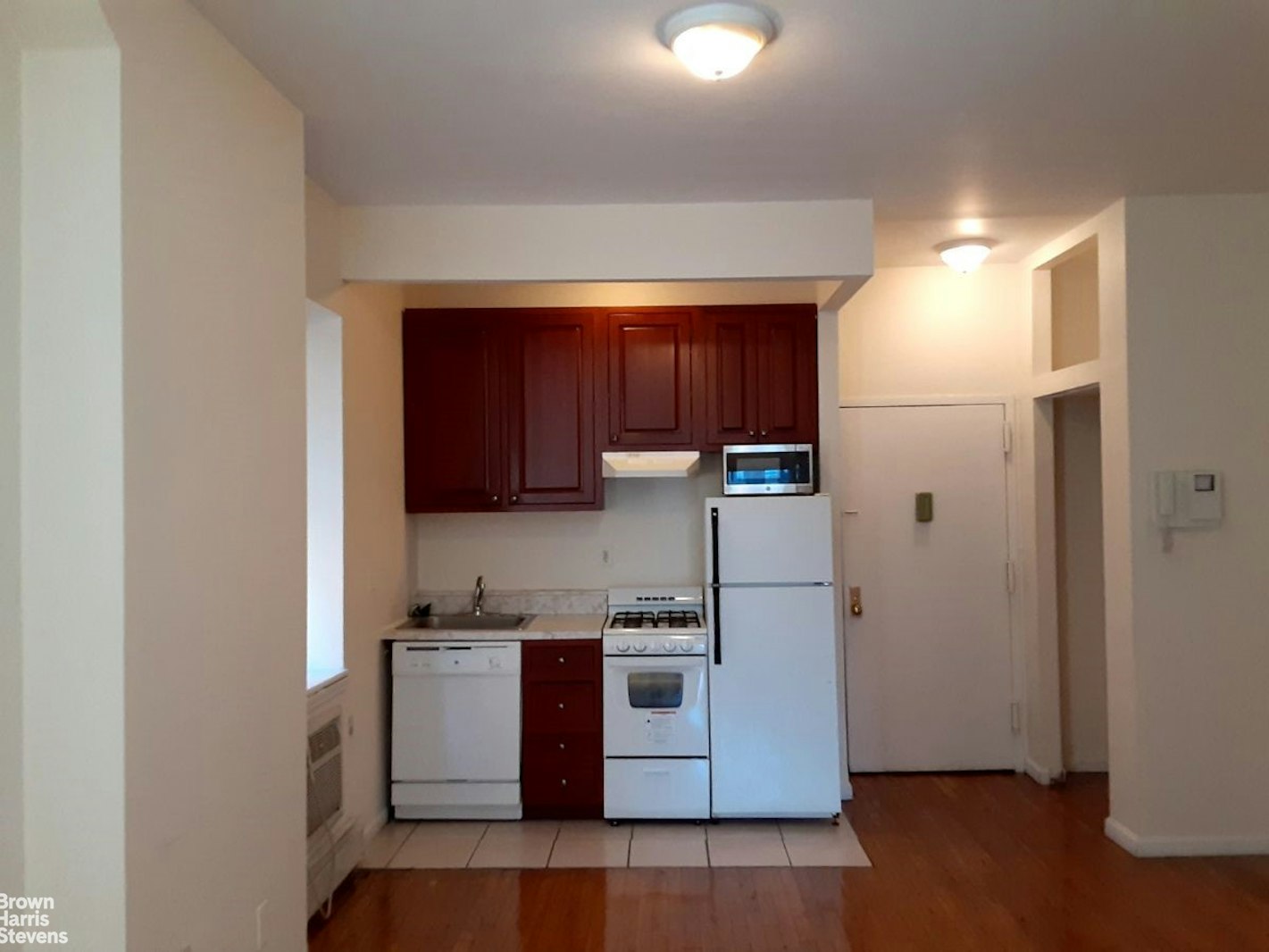 713 E 9TH Street PHD
