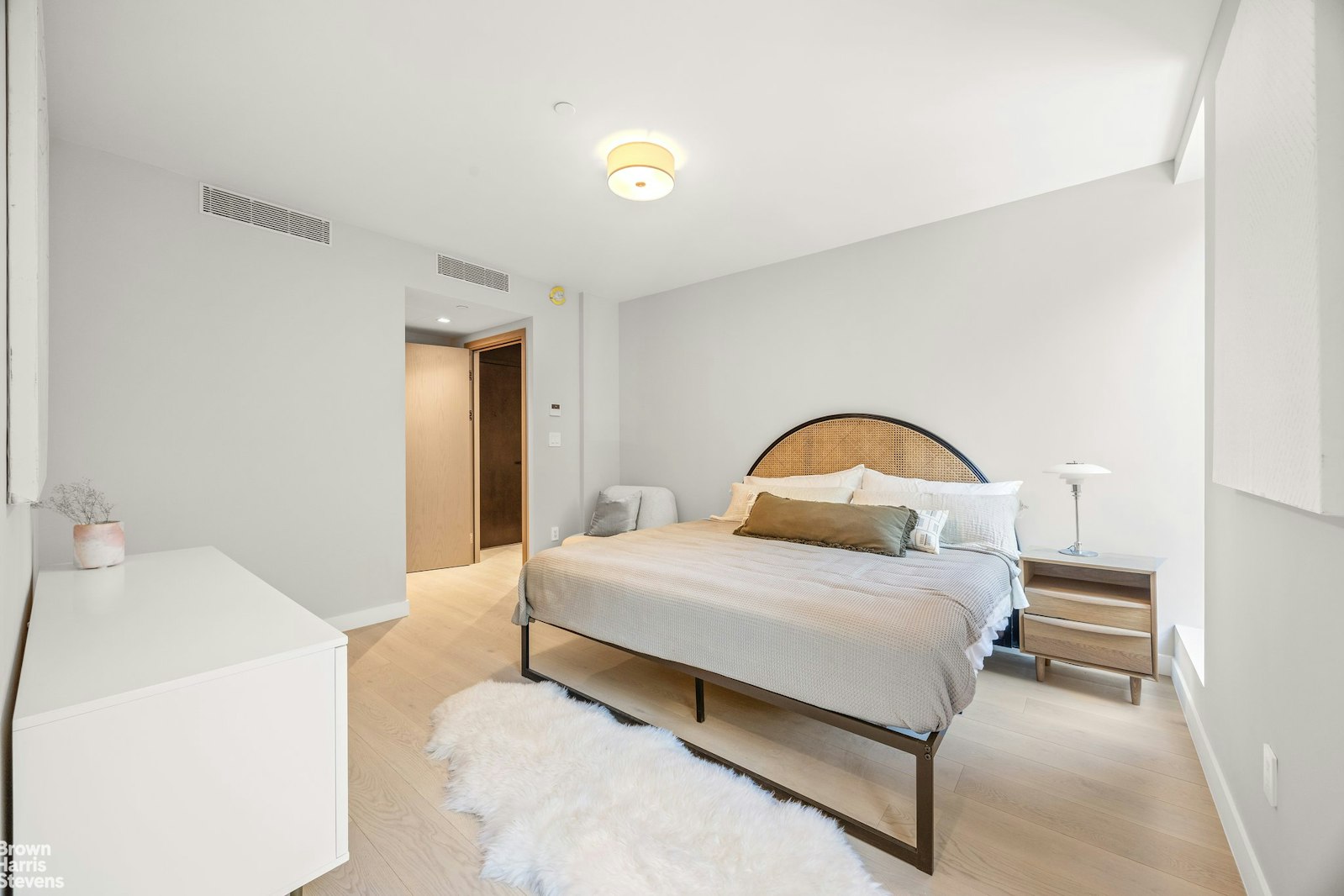 6 GARFIELD Place 208