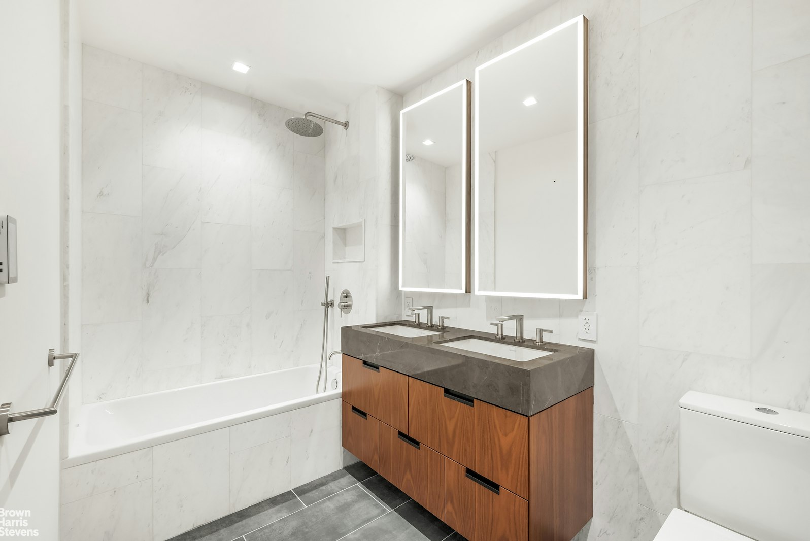 6 GARFIELD Place 405