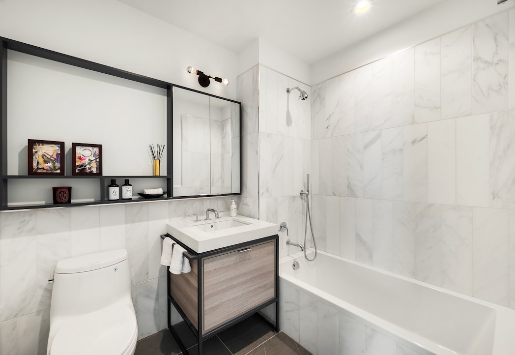 575 4TH Avenue PHC