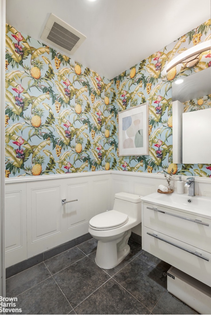 517 W 46TH Street 101