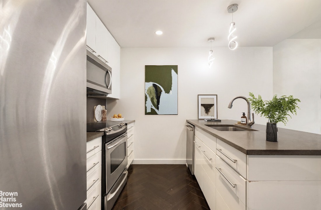 517 W 46TH Street 101