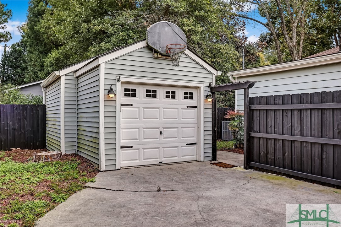 604 E 60th Street