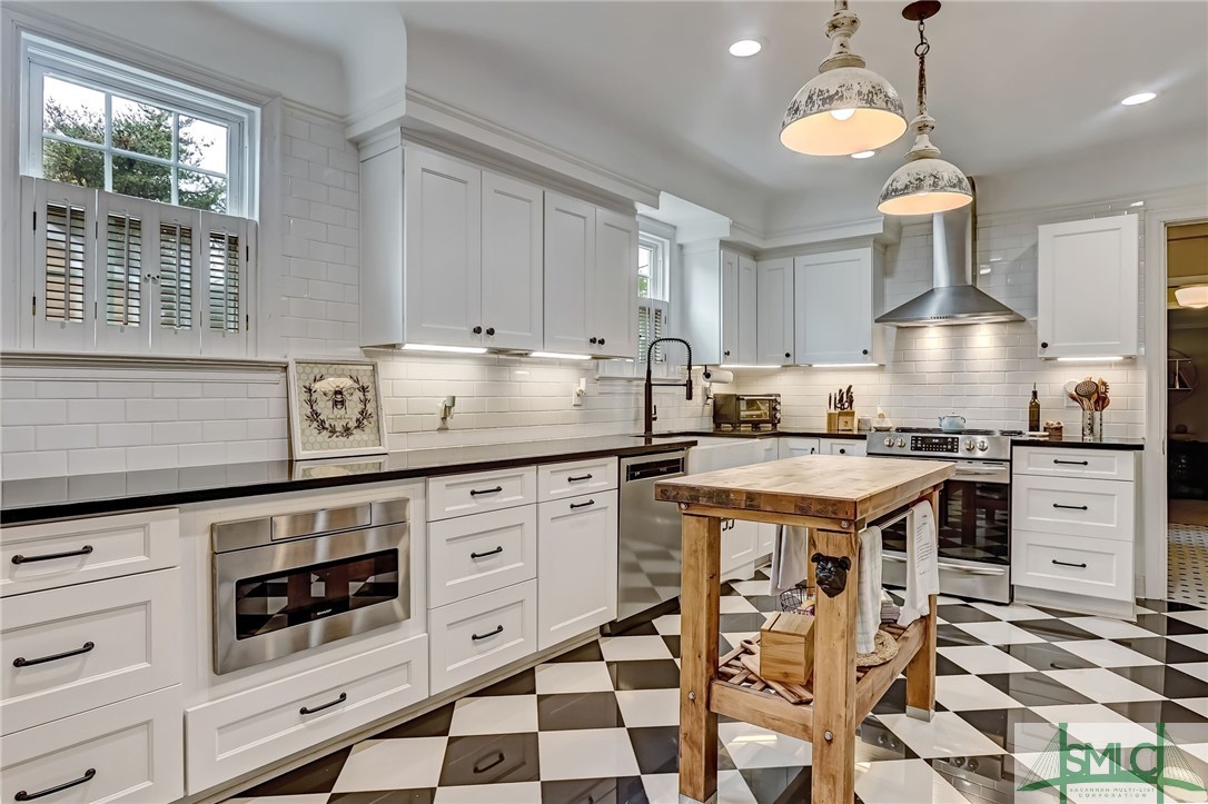 604 E 60th Street