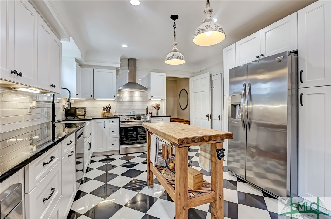 604 E 60th Street