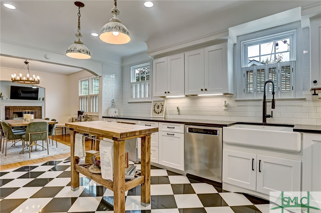 604 E 60th Street