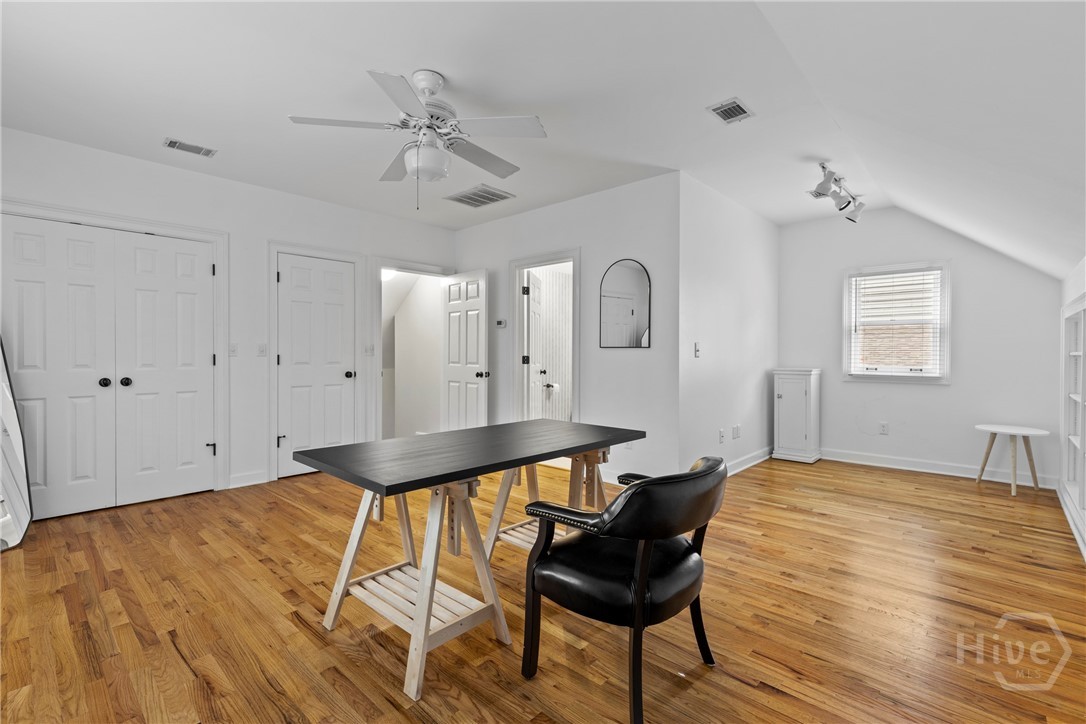 2 Upland Lane
