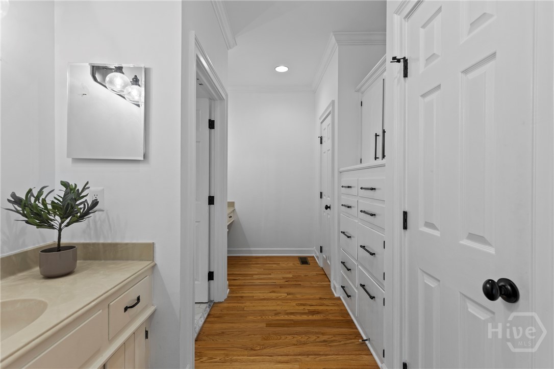 2 Upland Lane