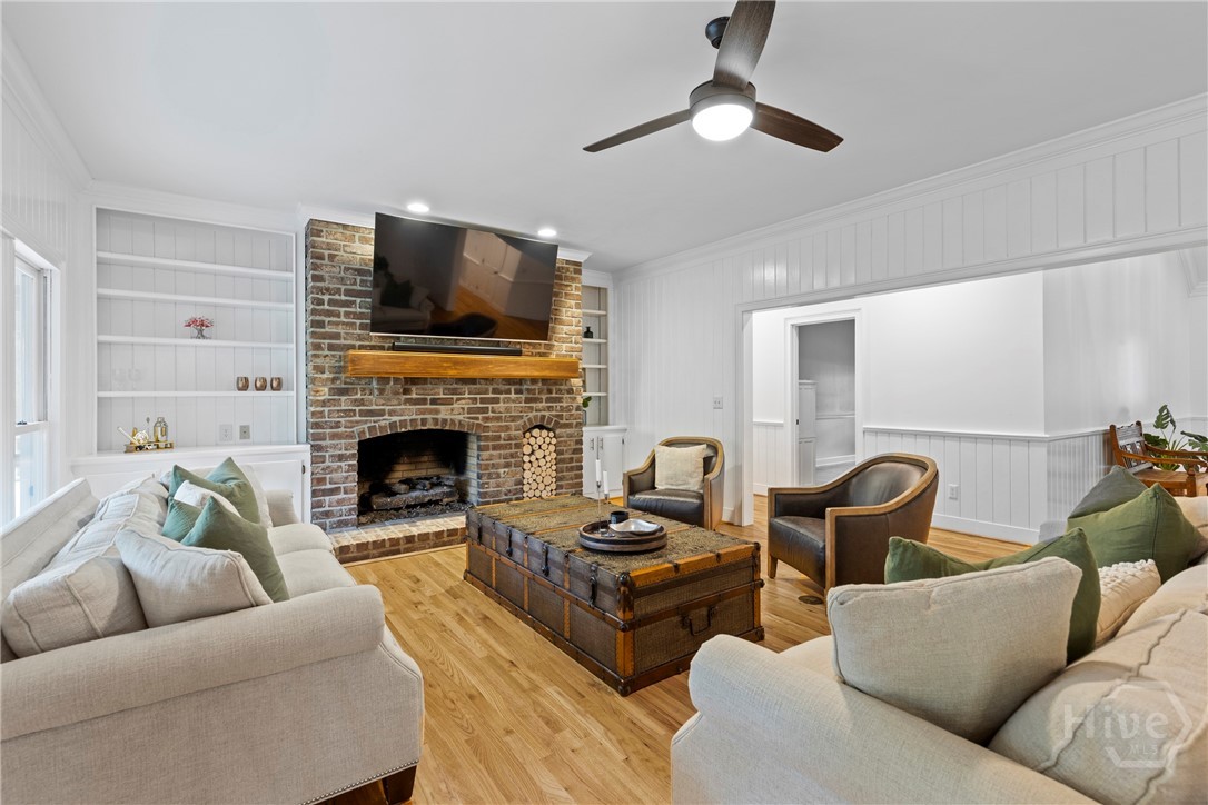 2 Upland Lane