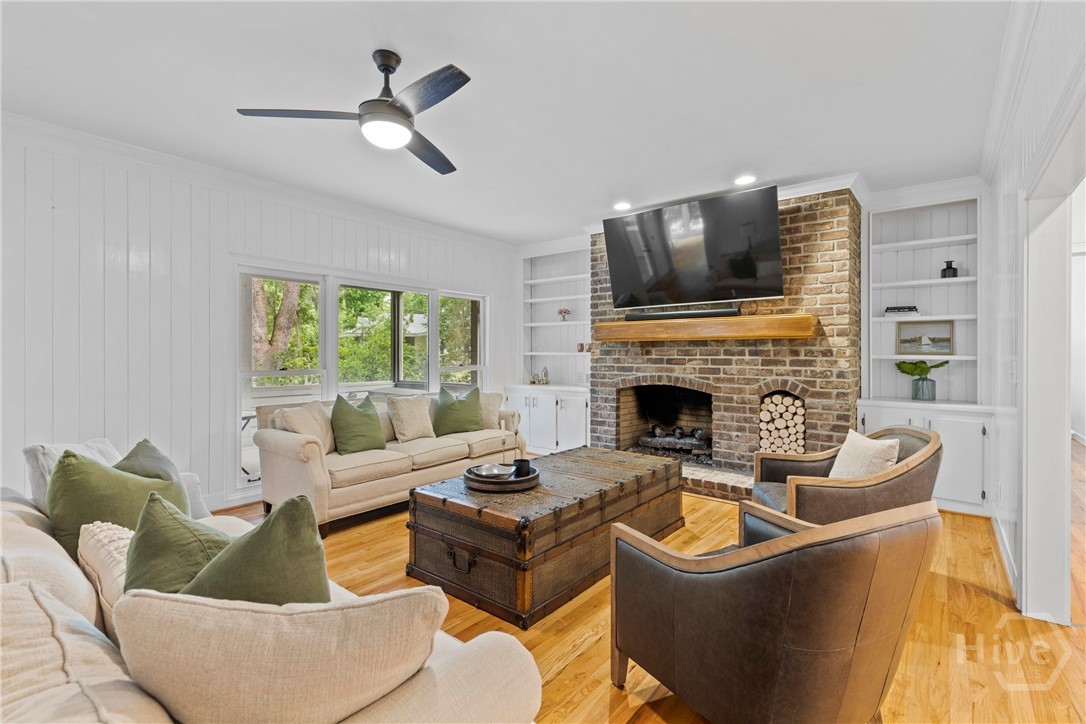 2 Upland Lane