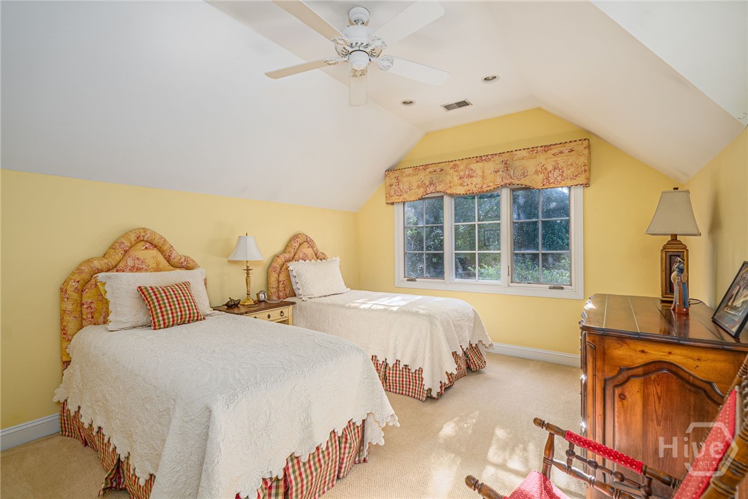 6 Oak Shadow Court