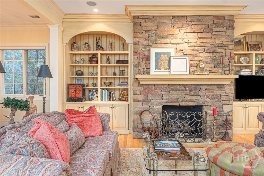 6 Oak Shadow Court