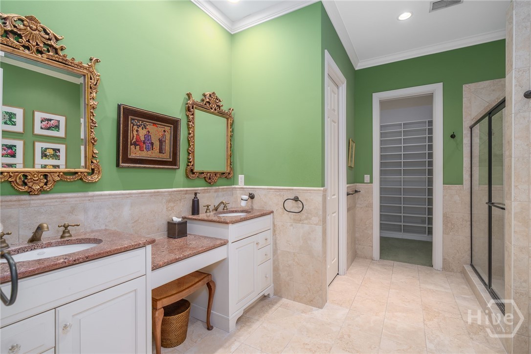 6 Oak Shadow Court