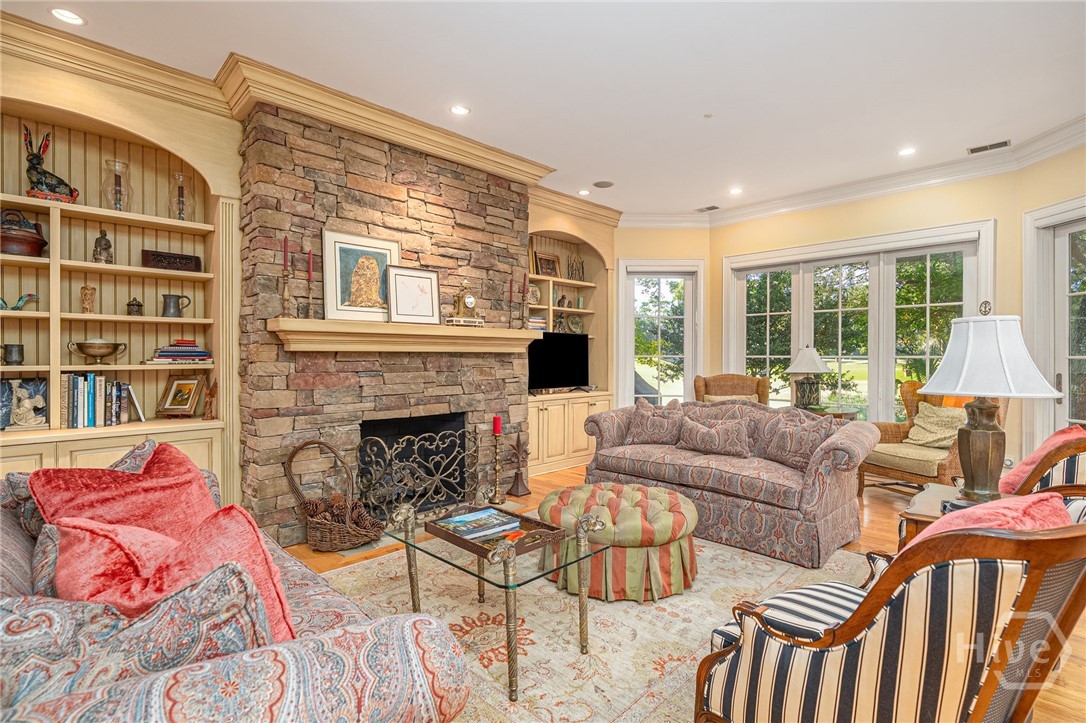 6 Oak Shadow Court