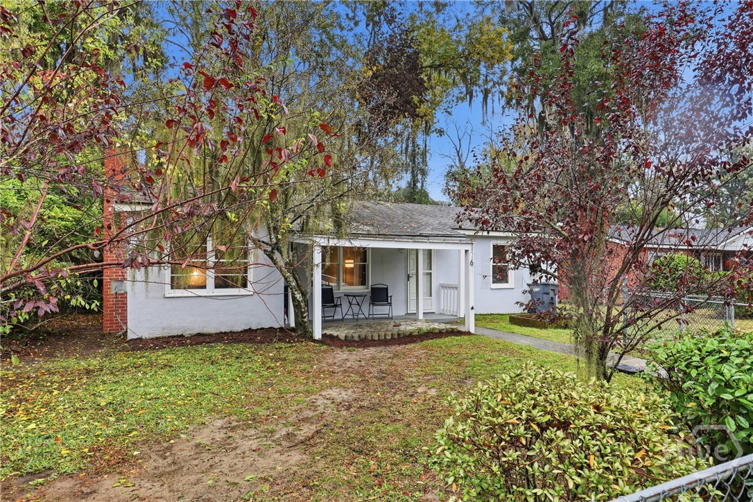 6 Lansing Avenue