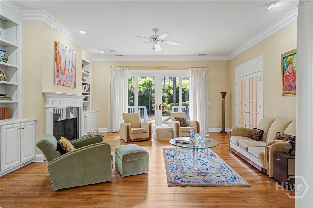 6 Oak Glade Court