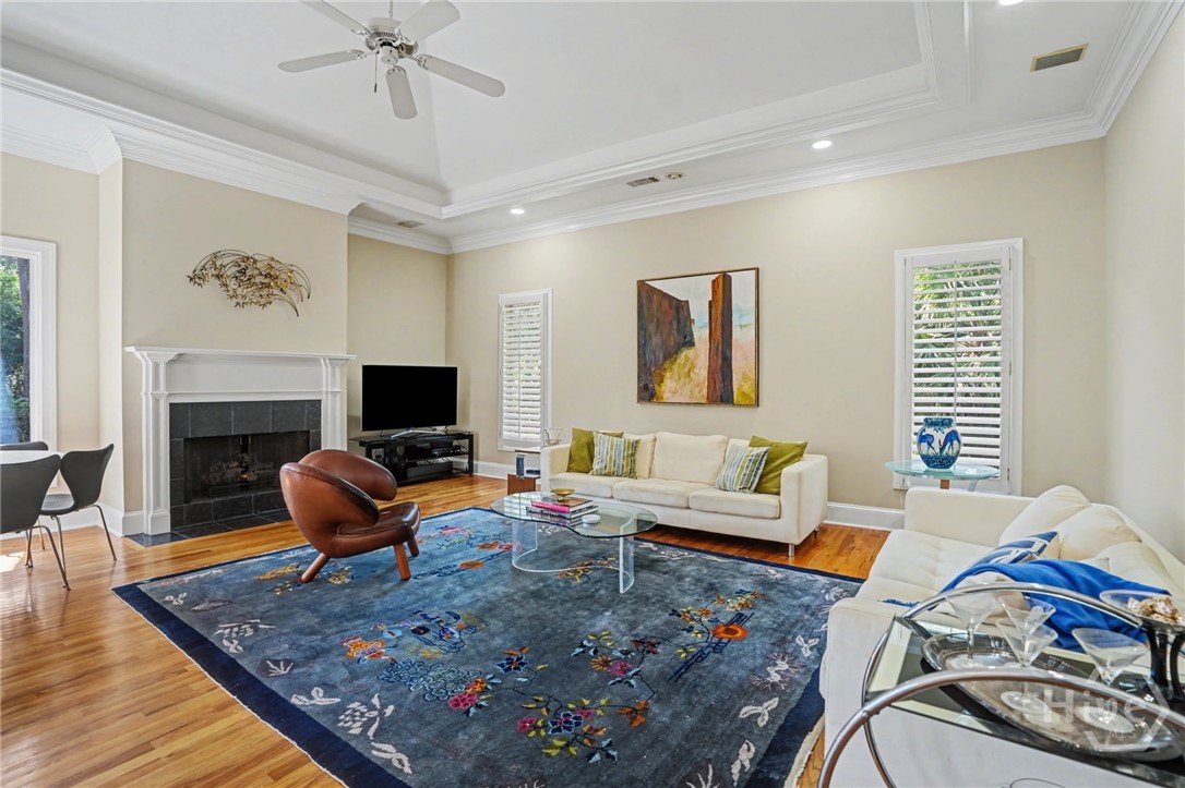 6 Oak Glade Court