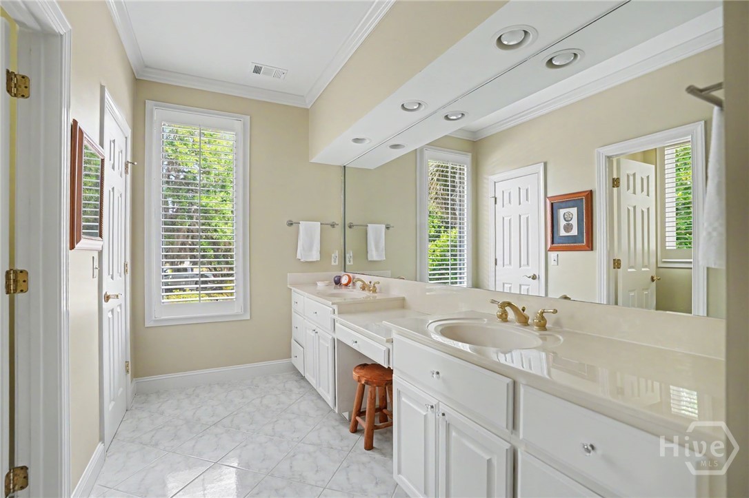 7 Oak Glade Court