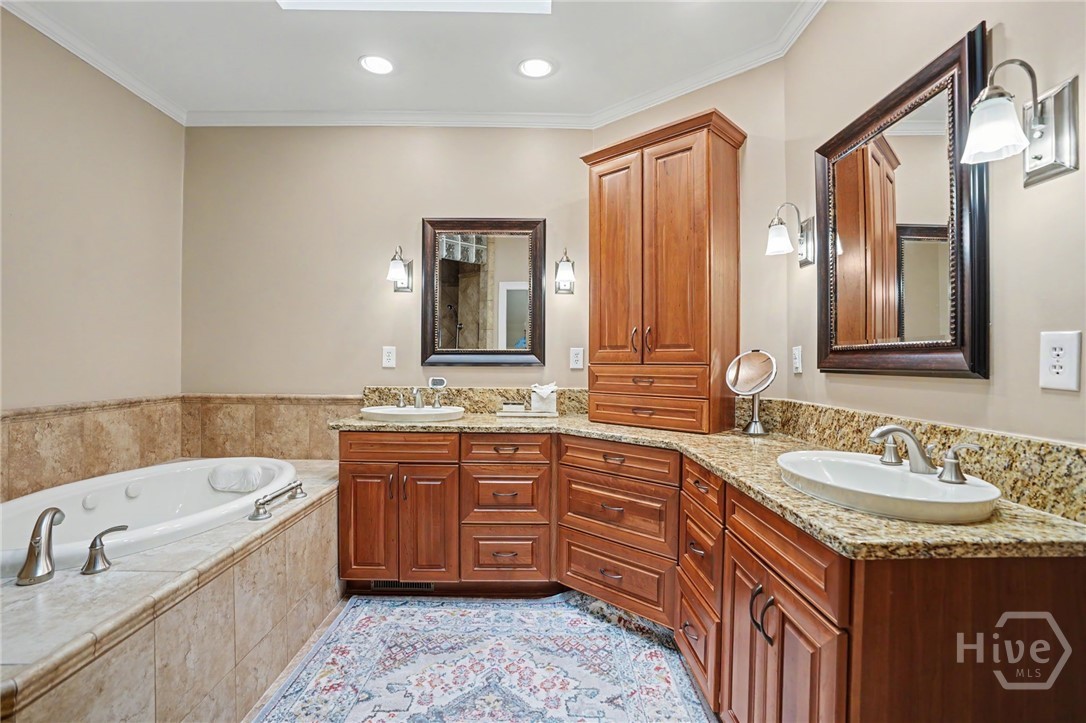 4 Willow Oak Circle