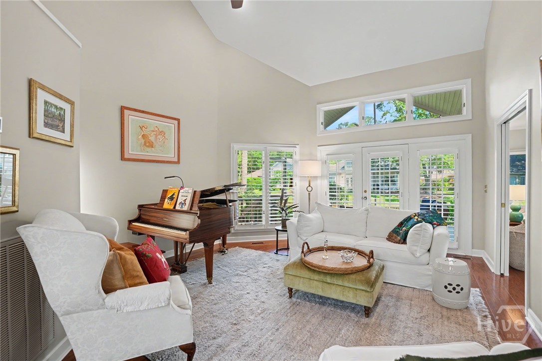 4 Willow Oak Circle