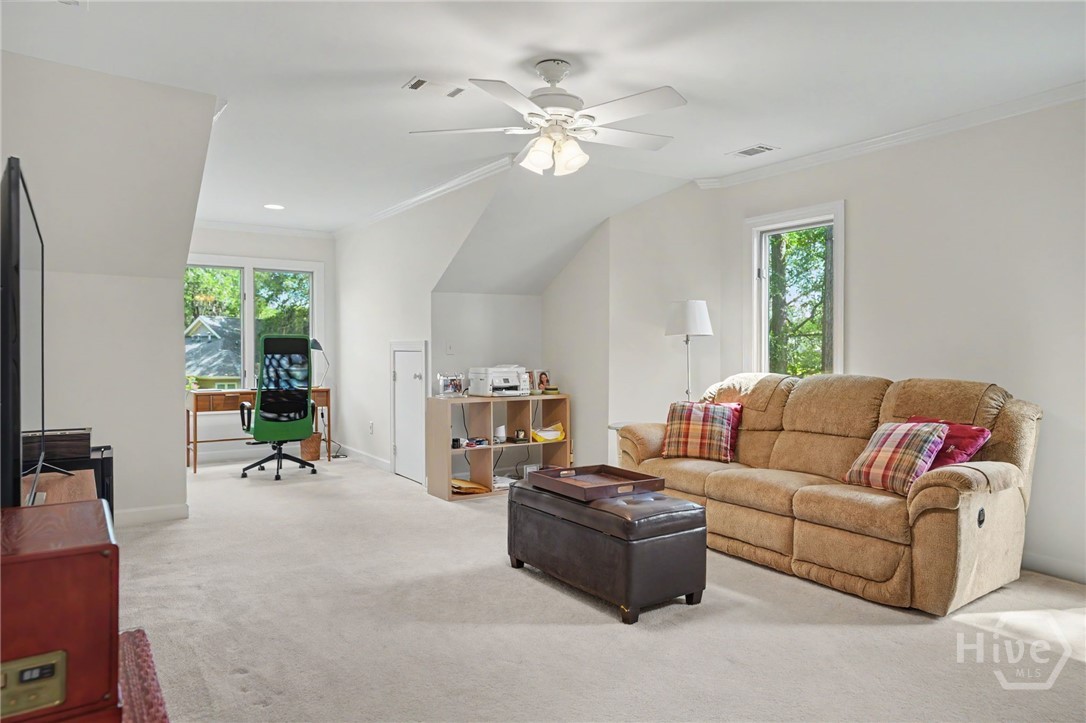 4 Willow Oak Circle