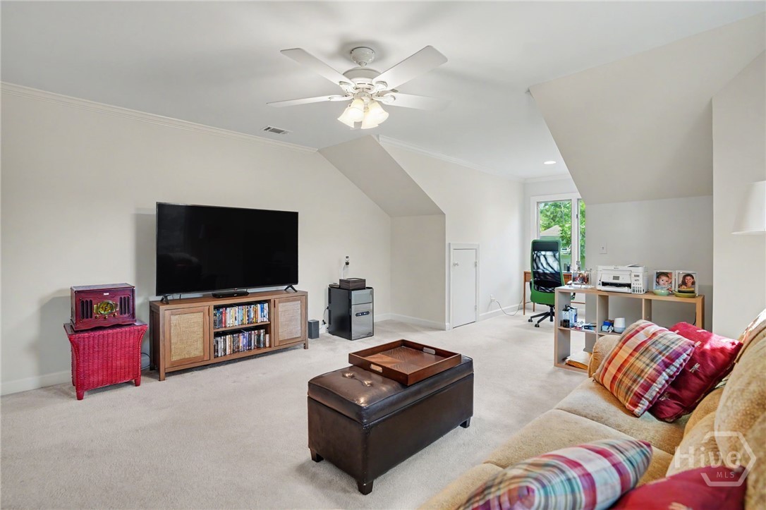 4 Willow Oak Circle