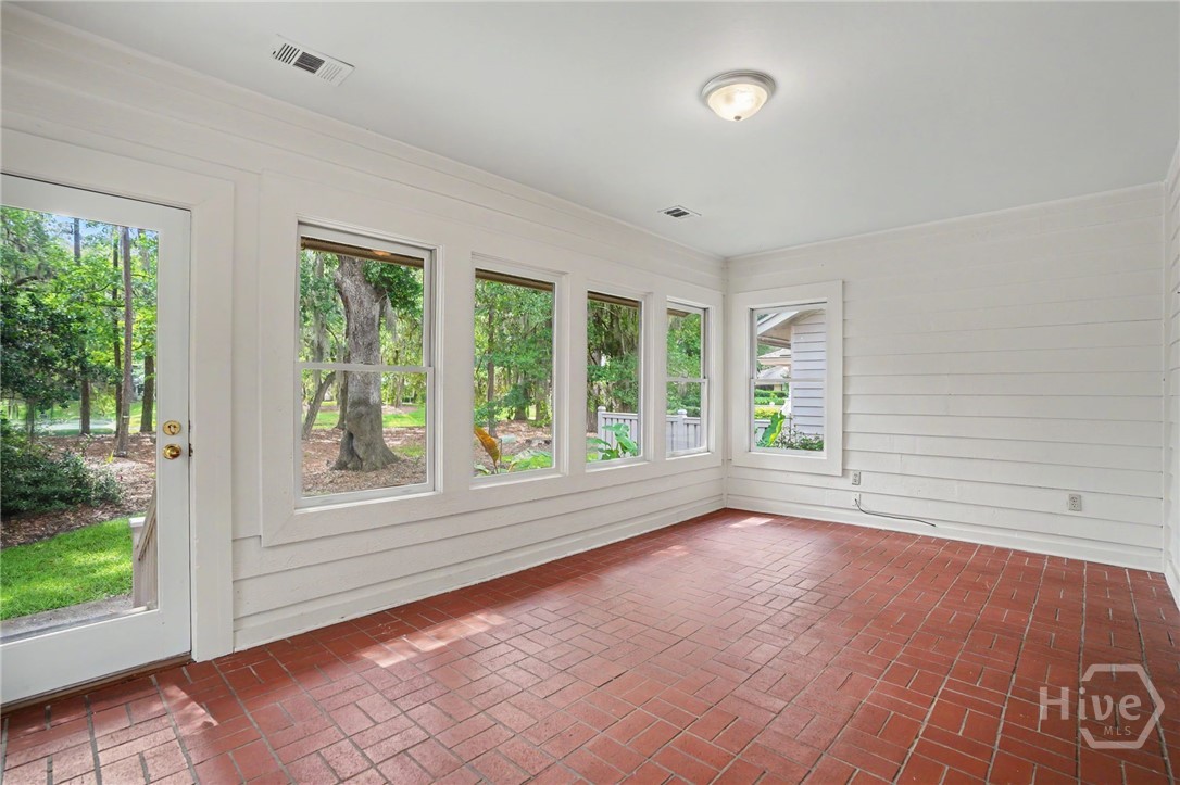 8 Franklin Creek Road N