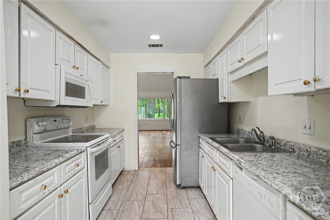 8 Franklin Creek Road N