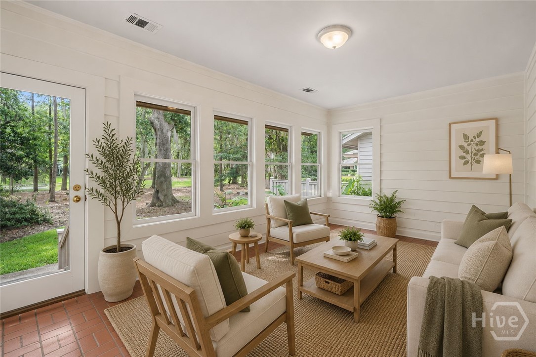 8 Franklin Creek Road N